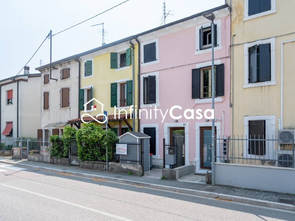appartamento in vendita a Sommacampagna in zona Caselle