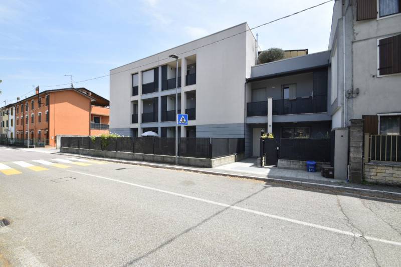 appartamento in vendita a Sommacampagna in zona Caselle