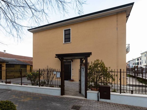 appartamento in vendita a Sommacampagna in zona Caselle