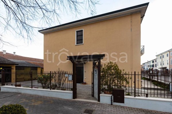 appartamento in vendita a Sommacampagna in zona Caselle