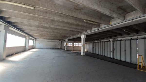 locale di sgombero in vendita a Sommacampagna