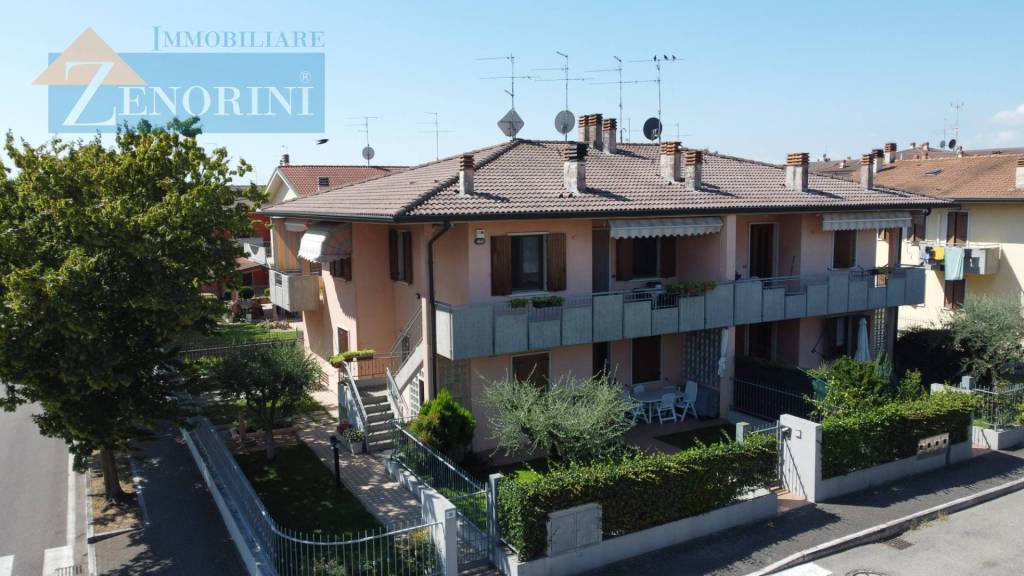 appartamento in vendita a Sommacampagna in zona Caselle