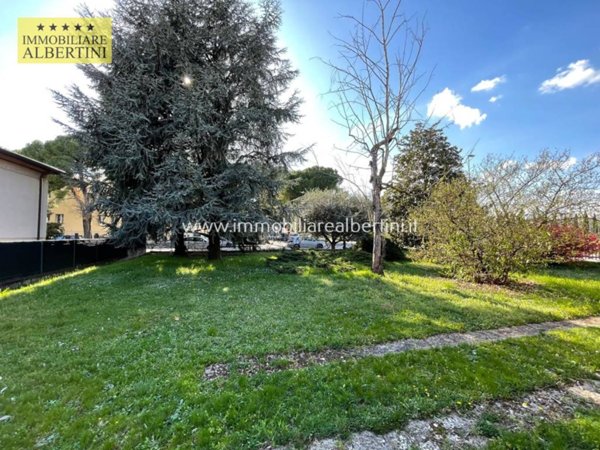 casa indipendente in vendita a Sommacampagna in zona Caselle