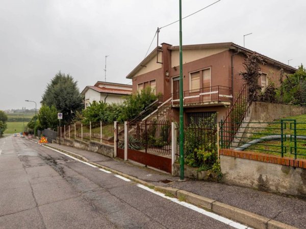 casa indipendente in vendita a Sommacampagna