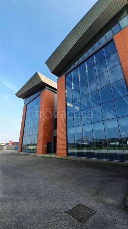 locale commerciale in vendita a Sommacampagna in zona Caselle