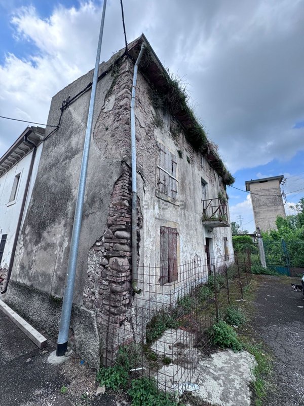 quadrivano in vendita a Sommacampagna