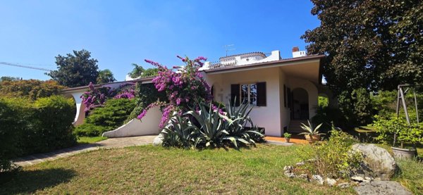 casa indipendente in vendita a Sommacampagna