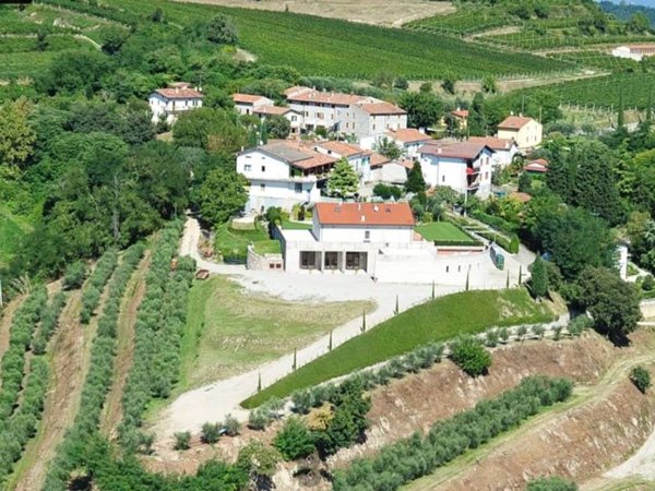 casa indipendente in vendita a Sommacampagna in zona Custoza