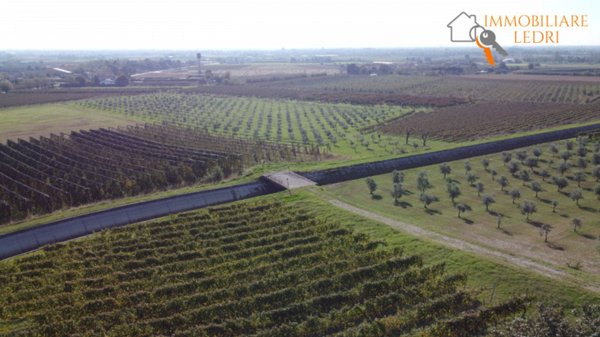 casa indipendente in vendita a Sommacampagna in zona Custoza