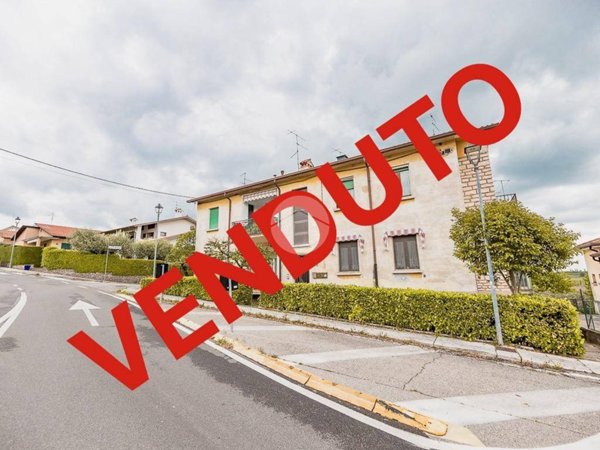 appartamento in vendita a Sommacampagna in zona Custoza