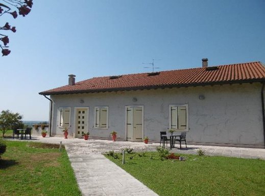 appartamento in vendita a Sommacampagna in zona Custoza