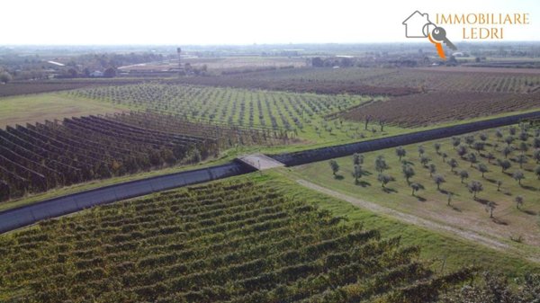 casa indipendente in vendita a Sommacampagna in zona Custoza