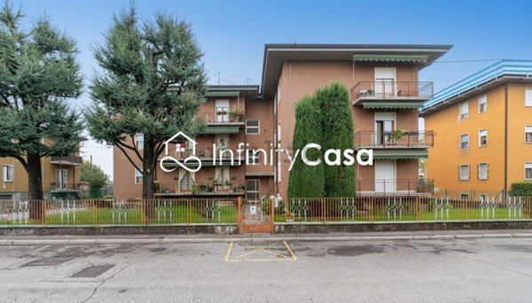 appartamento in vendita a Sommacampagna in zona Caselle