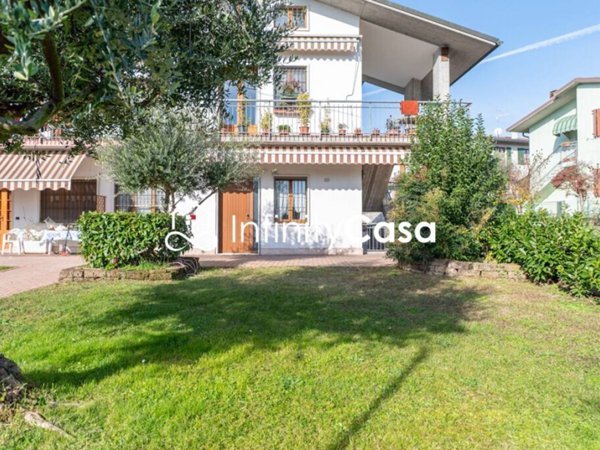 appartamento in vendita a Sommacampagna in zona Custoza