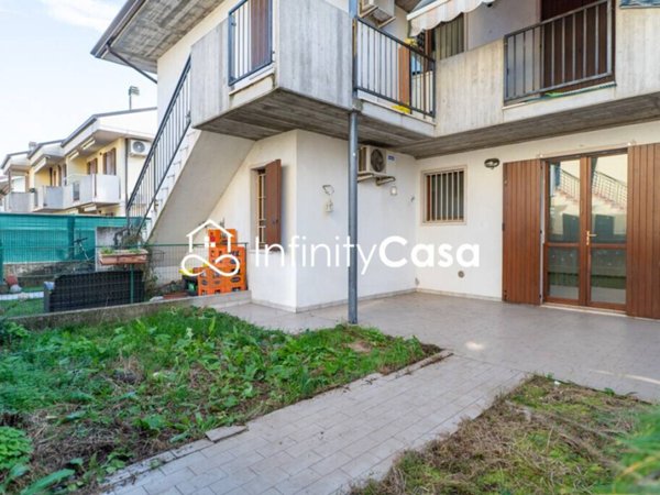 appartamento in vendita a Sommacampagna in zona Caselle