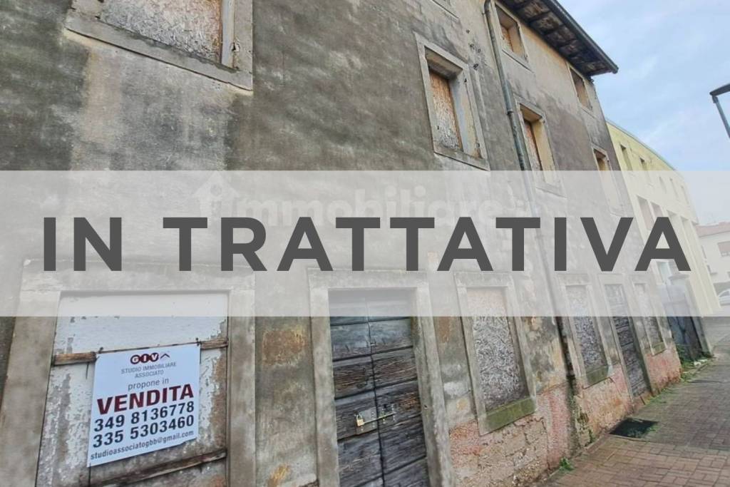 casa indipendente in vendita a Sommacampagna in zona Caselle
