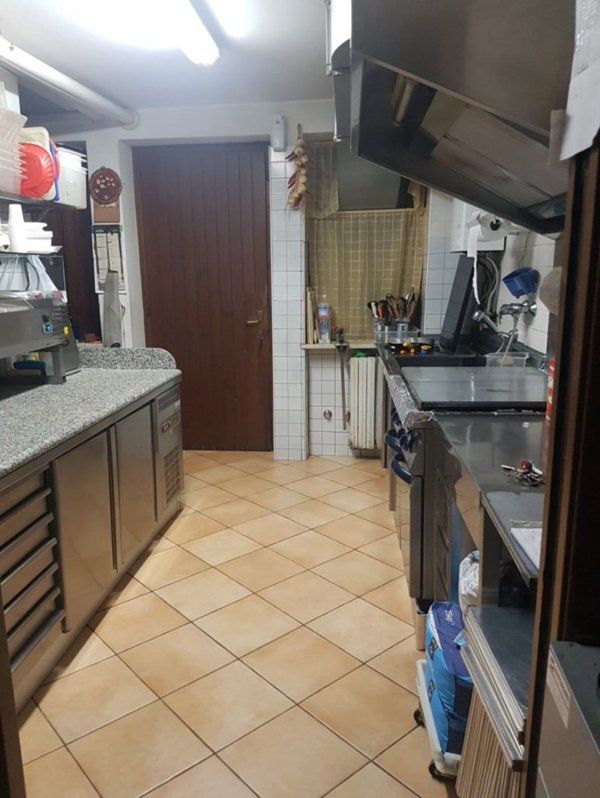 negozio in vendita a Sommacampagna