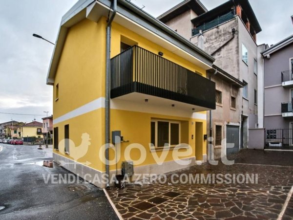 casa indipendente in vendita a Sommacampagna in zona Caselle