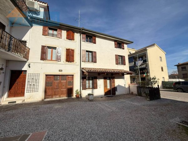 casa indipendente in vendita a Sommacampagna