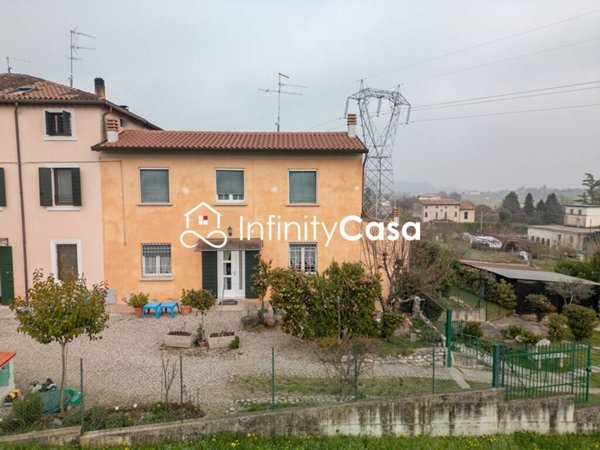 appartamento in vendita a Sommacampagna in zona Custoza