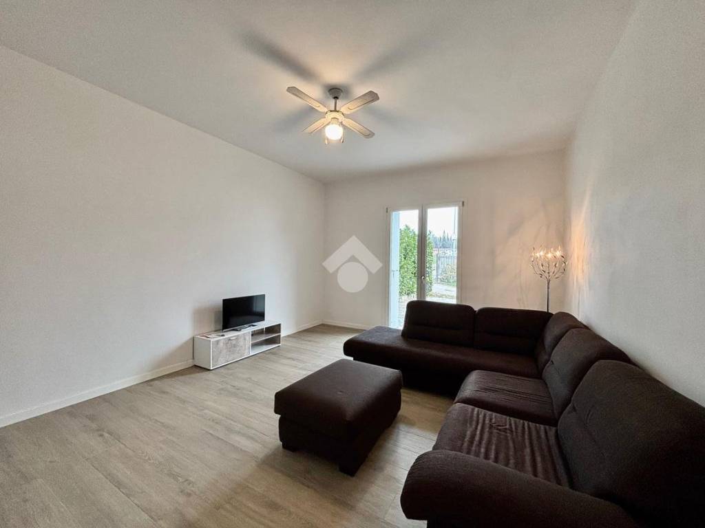 casa indipendente in vendita a Sommacampagna