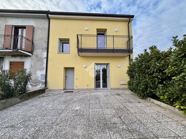 casa indipendente in vendita a Sommacampagna