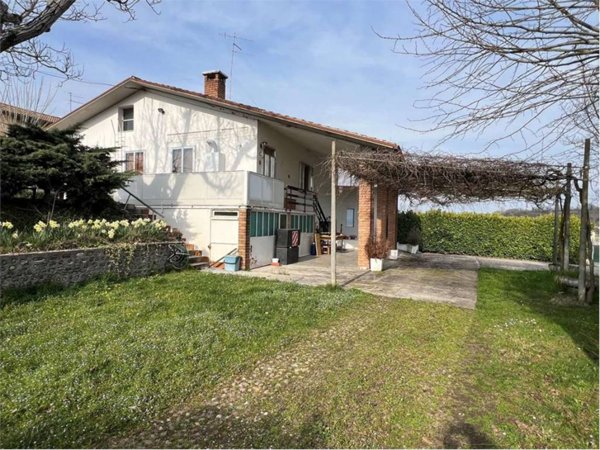 casa indipendente in vendita a Sommacampagna in zona Custoza