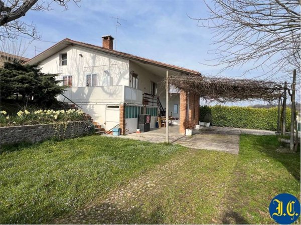 casa indipendente in vendita a Sommacampagna in zona Custoza