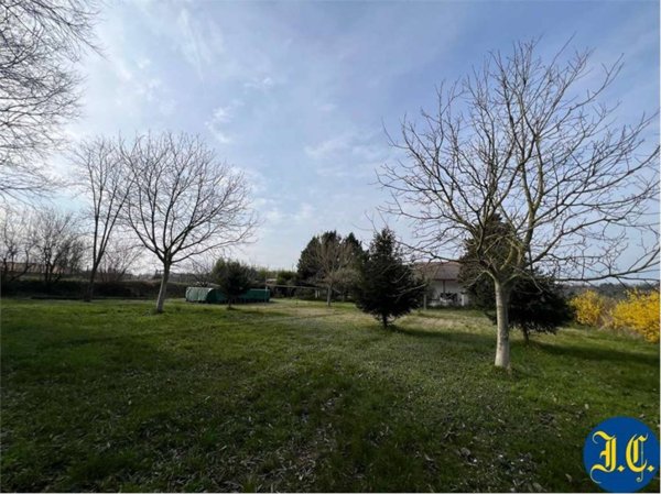 casa indipendente in vendita a Sommacampagna in zona Custoza