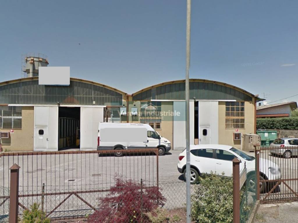 locale commerciale in vendita a Sommacampagna in zona Caselle