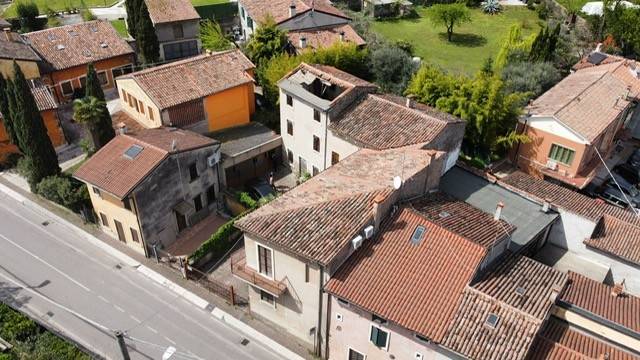 casa indipendente in vendita a Sommacampagna