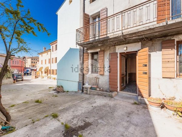 casale in vendita a Sommacampagna