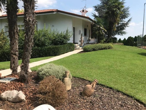 casa indipendente in vendita a Sommacampagna