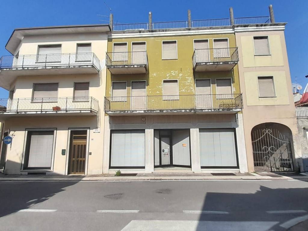 intera palazzina in vendita a Sommacampagna