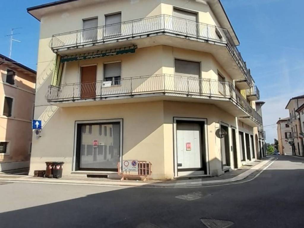 casa indipendente in vendita a Sommacampagna