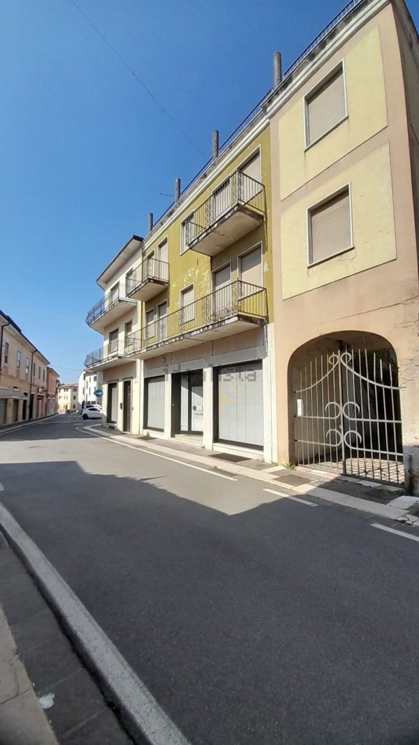 casale in vendita a Sommacampagna