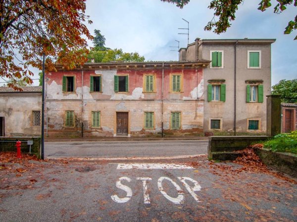 casa indipendente in vendita a Sommacampagna