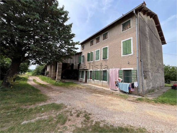 casale in vendita a Sommacampagna