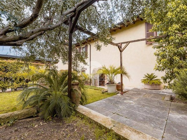 casa indipendente in vendita a Sommacampagna