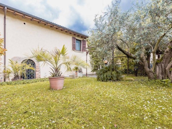 casa indipendente in vendita a Sommacampagna