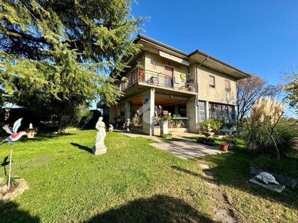 casa indipendente in vendita a Sommacampagna