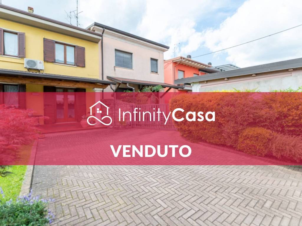 casa indipendente in vendita a Sommacampagna in zona Caselle