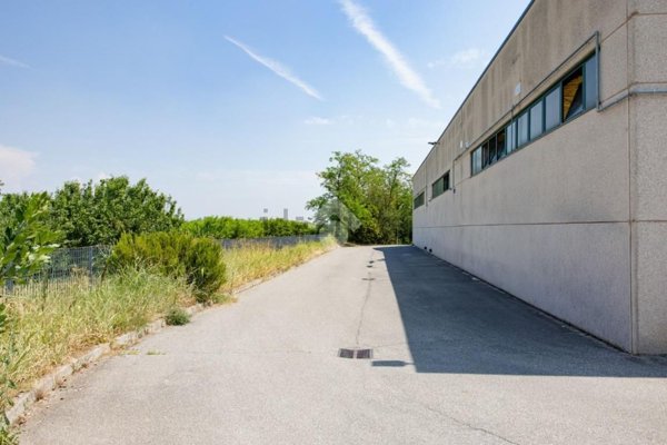 casa semindipendente in vendita a Sommacampagna in zona Caselle