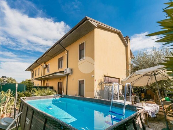 casa indipendente in vendita a Sommacampagna