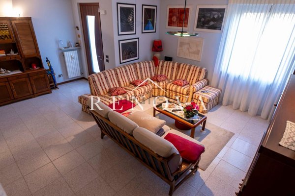 casa indipendente in vendita a Sommacampagna in zona Caselle