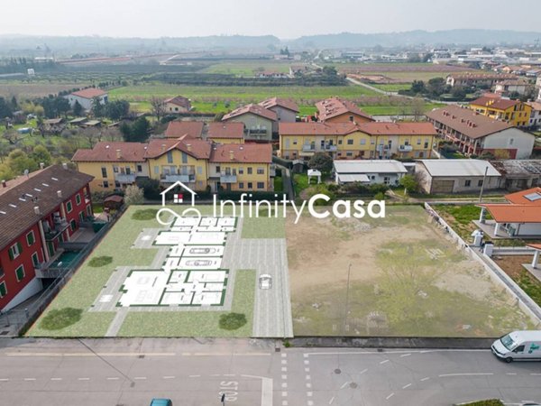 casa indipendente in vendita a Sona in zona Lugagnano