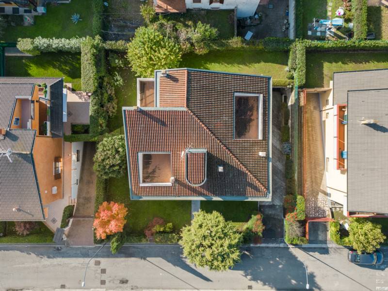 casa indipendente in vendita a Sona in zona Lugagnano