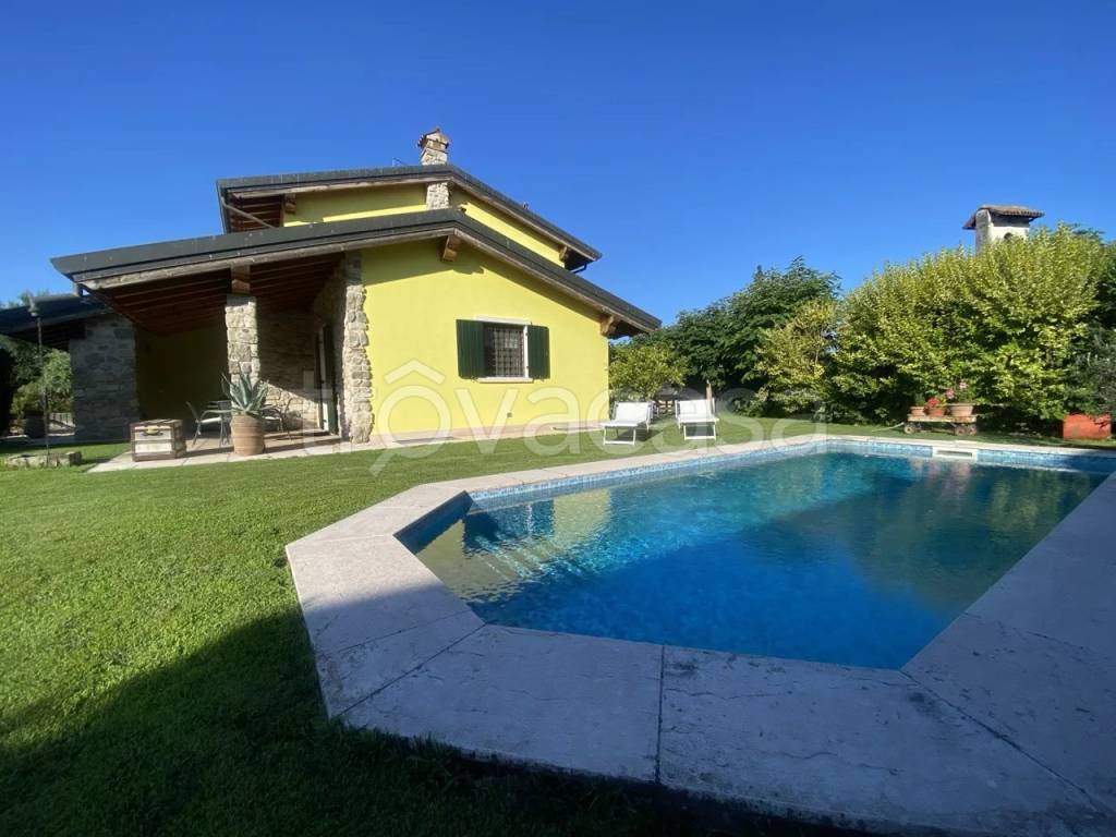 casa indipendente in vendita a Sona