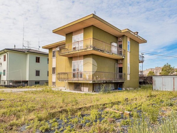 casa indipendente in vendita a Sona