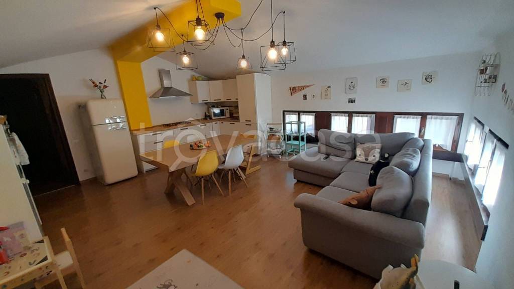 appartamento in vendita a Sona in zona Palazzolo